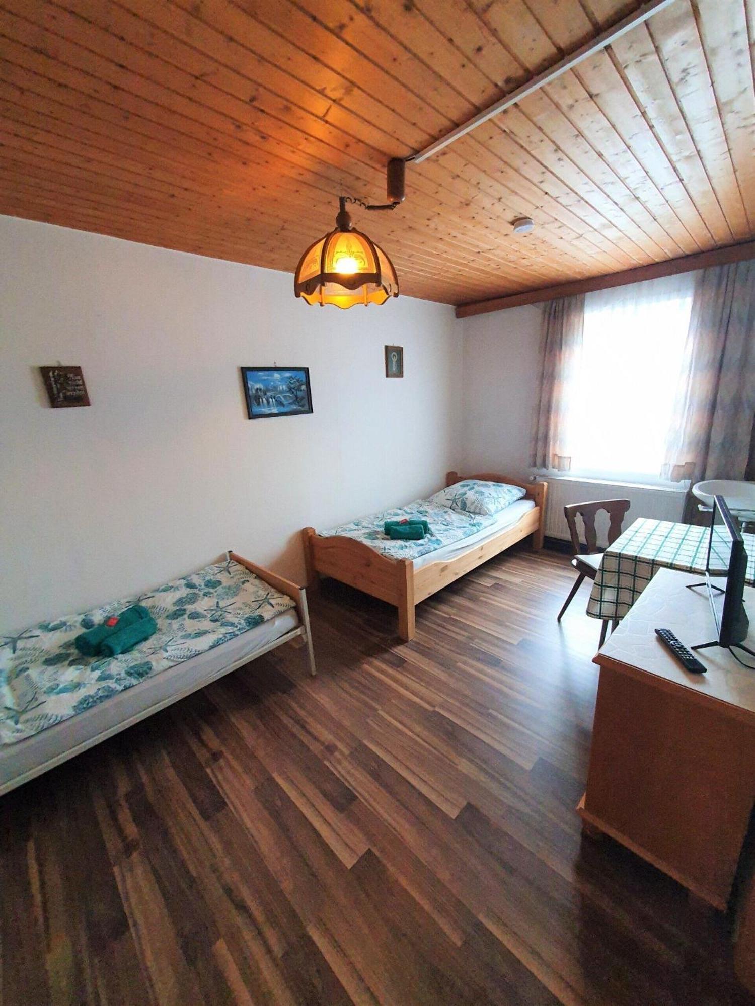 Gaestehaus Weisses Lamm - Monteurzimmer Nordhalben Экстерьер фото